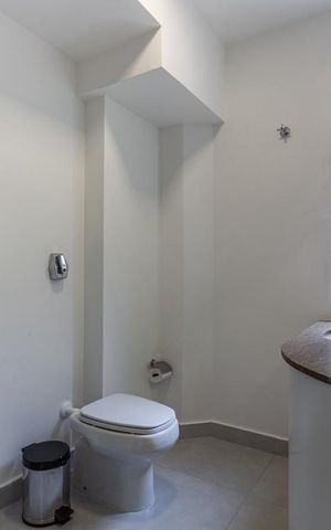 Apartamento à venda com 145m², 3 quartos e 2 vagas Apartamento à venda com 145m², 3 quartos e 2 vagasBanheiro 1