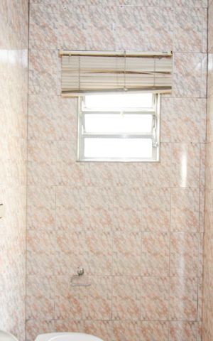 Casa para alugar com 70m², 2 quartos e sem vaga Casa para alugar com 70m², 2 quartos e sem vagaBanheiro social