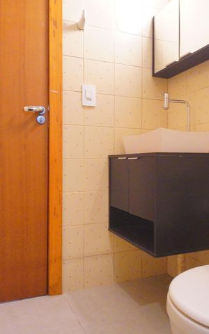 Apartamento para alugar com 80m², 2 quartos e sem vagaBanheiro da Suíte