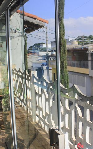 Casa à venda com 150m², 4 quartos e 2 vagasVaranda gourmet com lavanderia