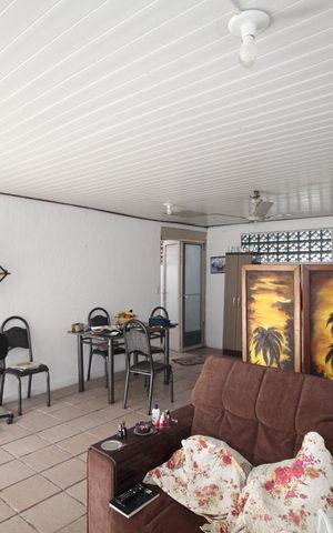 Casa à venda com 200m², 4 quartos e 4 vagasGaragem