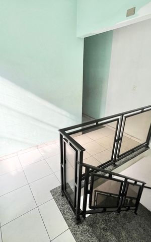 Casa à venda com 259m², 3 quartos e 2 vagas Casa à venda com 259m², 3 quartos e 2 vagasCopa