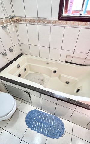 Casa à venda com 259m², 3 quartos e 2 vagas Casa à venda com 259m², 3 quartos e 2 vagasBanheiro 2