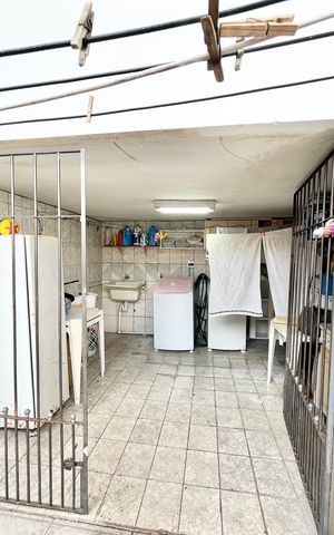 Casa à venda com 259m², 3 quartos e 2 vagas Casa à venda com 259m², 3 quartos e 2 vagasÁrea de Serviço