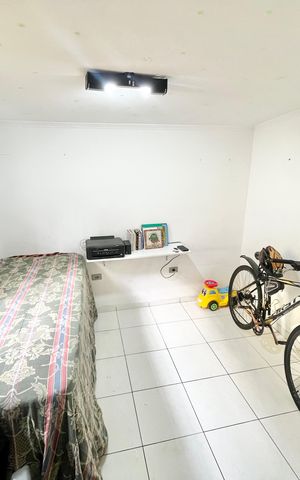 Casa à venda com 259m², 3 quartos e 2 vagas Casa à venda com 259m², 3 quartos e 2 vagasQuarto 1