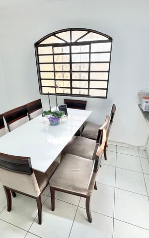 Casa à venda com 259m², 3 quartos e 2 vagas Casa à venda com 259m², 3 quartos e 2 vagasSala de Jantar