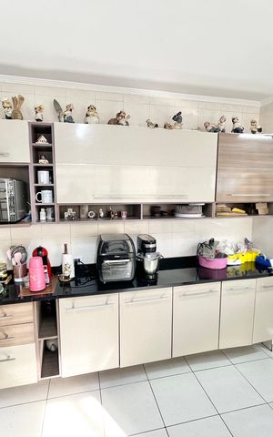 Casa à venda com 259m², 3 quartos e 2 vagas Casa à venda com 259m², 3 quartos e 2 vagasCozinha