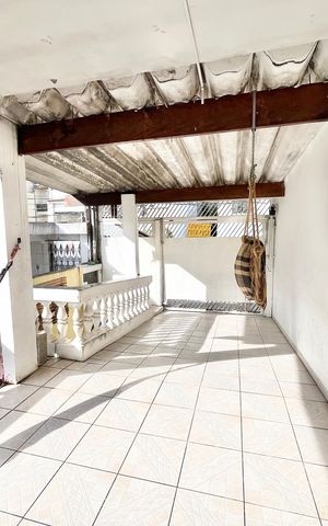 Casa à venda com 259m², 3 quartos e 2 vagas Casa à venda com 259m², 3 quartos e 2 vagasGaragem