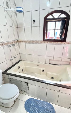 Casa à venda com 259m², 3 quartos e 2 vagas Casa à venda com 259m², 3 quartos e 2 vagasBanheiro 2