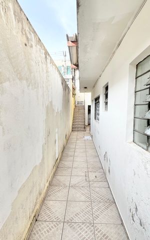 Casa à venda com 259m², 3 quartos e 2 vagas Casa à venda com 259m², 3 quartos e 2 vagasCorredor Externo
