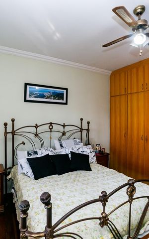 Casa à venda com 366m², 3 quartos e 3 vagas Casa à venda com 366m², 3 quartos e 3 vagasSuíte
