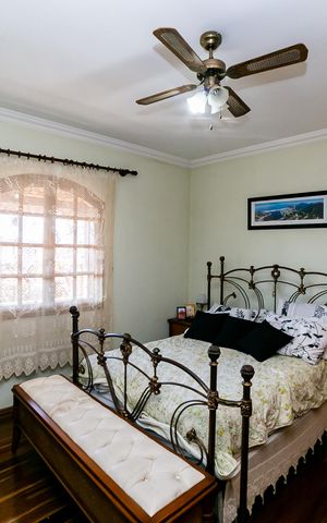 Casa à venda com 366m², 3 quartos e 3 vagas Casa à venda com 366m², 3 quartos e 3 vagasSuíte