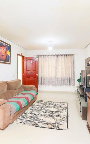 Casa à venda com 148m², 3 quartos e 2 vagasSala