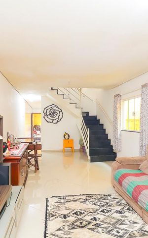 Casa à venda com 148m², 3 quartos e 2 vagasSala
