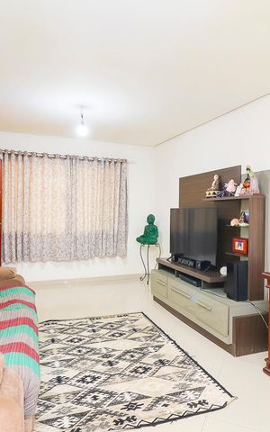 Casa à venda com 148m², 3 quartos e 2 vagasSala