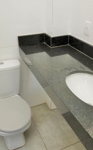 Apartamento à venda com 170m², 3 quartos e 2 vagas Apartamento à venda com 170m², 3 quartos e 2 vagasBanheiro da Suíte