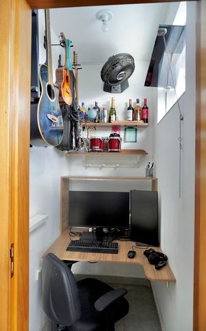 Apartamento à venda com 170m², 3 quartos e 2 vagas Apartamento à venda com 170m², 3 quartos e 2 vagasEscritório