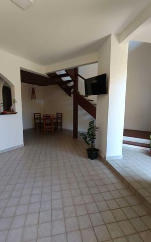 Casa de condomínio para alugar com 360m², 3 quartos e 2 vagas Casa de condomínio para alugar com 360m², 3 quartos e 2 vagasSala