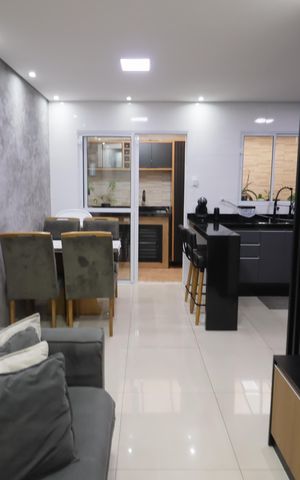 Casa à venda com 96m², 2 quartos e 2 vagasSala/Cozinha