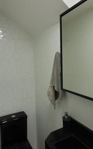 Casa à venda com 96m², 2 quartos e 2 vagasLavabo