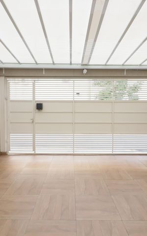 Casa à venda com 96m², 2 quartos e 2 vagasGaragem
