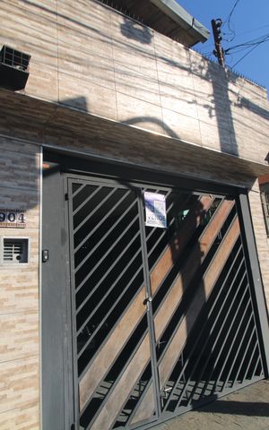 Casa à venda com 92m², 2 quartos e 1 vagaFachada