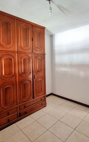 Casa à venda com 360m², 3 quartos e 3 vagas Casa à venda com 360m², 3 quartos e 3 vagasQuarto 2
