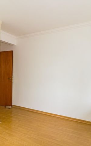 Casa à venda com 300m², 3 quartos e 3 vagas Casa à venda com 300m², 3 quartos e 3 vagasQuarto 2