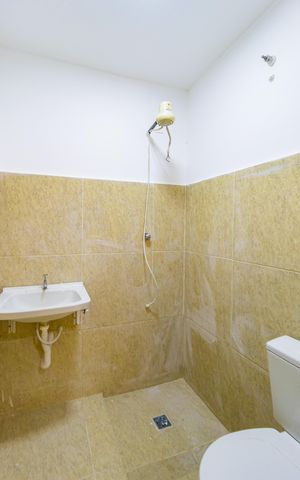 Casa à venda com 300m², 3 quartos e 3 vagas Casa à venda com 300m², 3 quartos e 3 vagasBanheiro - Área de Serviço 2