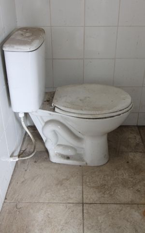 Casa à venda com 150m², 3 quartos e 2 vagasBanheiro do quarto externo