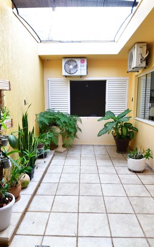 Casa à venda com 310m², 4 quartos e 4 vagasJardim de Inverno