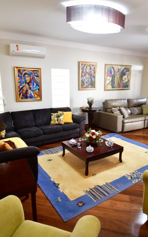 Casa à venda com 310m², 4 quartos e 4 vagasSala
