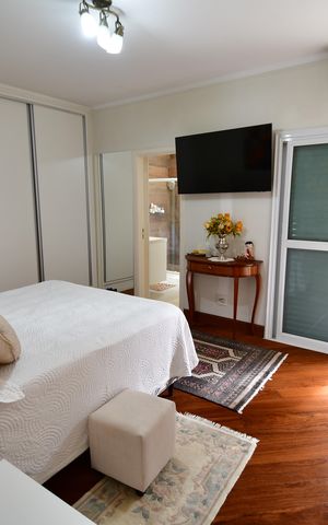 Casa à venda com 310m², 4 quartos e 4 vagasQuarto 3 - Suíte