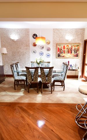 Casa à venda com 310m², 4 quartos e 4 vagasSala