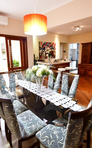 Casa à venda com 310m², 4 quartos e 4 vagasSala