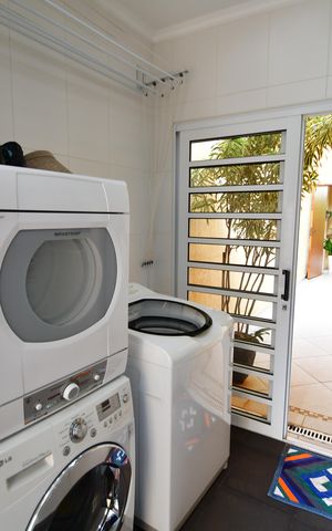 Casa à venda com 310m², 4 quartos e 4 vagasÁrea de Serviço