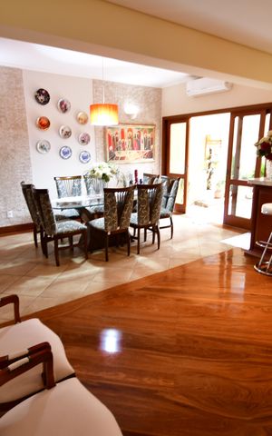 Casa à venda com 310m², 4 quartos e 4 vagasSala
