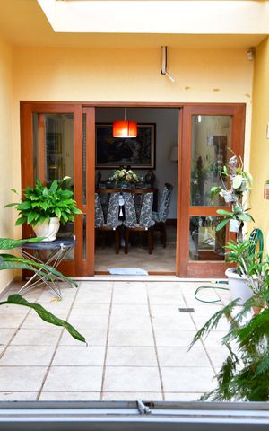 Casa à venda com 310m², 4 quartos e 4 vagasQuarto 2 - Vista