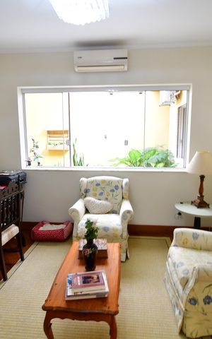 Casa à venda com 310m², 4 quartos e 4 vagasSala