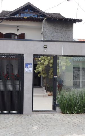 Casa para alugar com 440m², 4 quartos e 15 vagasFachada e portão