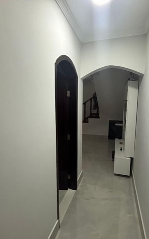 Casa para alugar com 313m², 3 quartos e 1 vaga Casa para alugar com 313m², 3 quartos e 1 vagaCorredor
