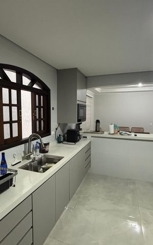 Casa para alugar com 313m², 3 quartos e 1 vaga Casa para alugar com 313m², 3 quartos e 1 vagaCozinha - Armários