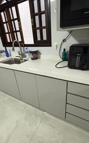 Casa para alugar com 313m², 3 quartos e 1 vaga Casa para alugar com 313m², 3 quartos e 1 vagaCozinha - Armários