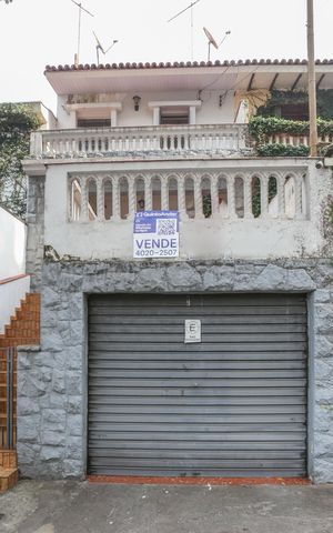 Casa à venda com 150m², 4 quartos e 1 vaga Casa à venda com 150m², 4 quartos e 1 vagaFachada
