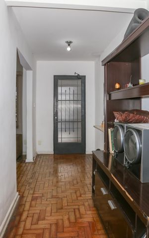 Casa à venda com 150m², 4 quartos e 1 vaga Casa à venda com 150m², 4 quartos e 1 vagaCorredor