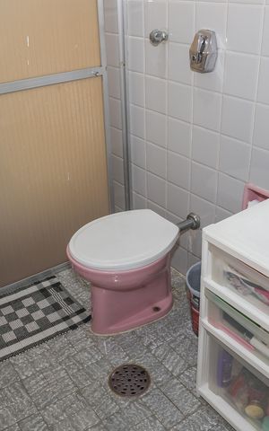 Casa à venda com 150m², 4 quartos e 1 vaga Casa à venda com 150m², 4 quartos e 1 vagaBanheiro 1