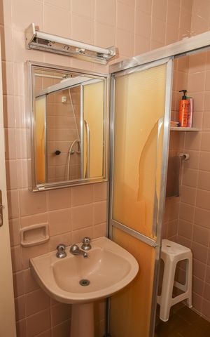 Casa à venda com 150m², 4 quartos e 1 vaga Casa à venda com 150m², 4 quartos e 1 vagaBanheiro 2