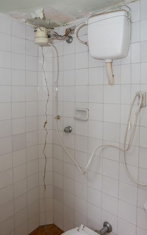 Casa à venda com 150m², 4 quartos e 1 vaga Casa à venda com 150m², 4 quartos e 1 vagaBanheiro de serviço