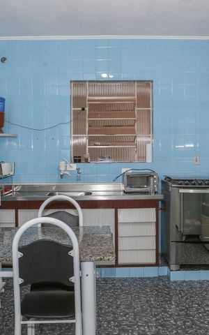 Casa à venda com 150m², 4 quartos e 1 vaga Casa à venda com 150m², 4 quartos e 1 vagaCozinha
