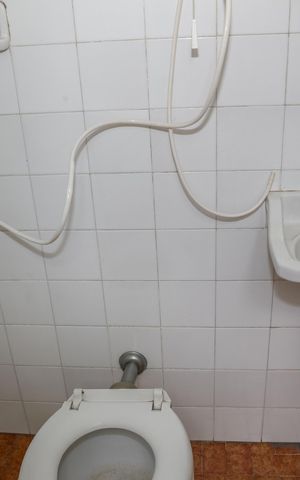 Casa à venda com 150m², 4 quartos e 1 vaga Casa à venda com 150m², 4 quartos e 1 vagaBanheiro de serviço